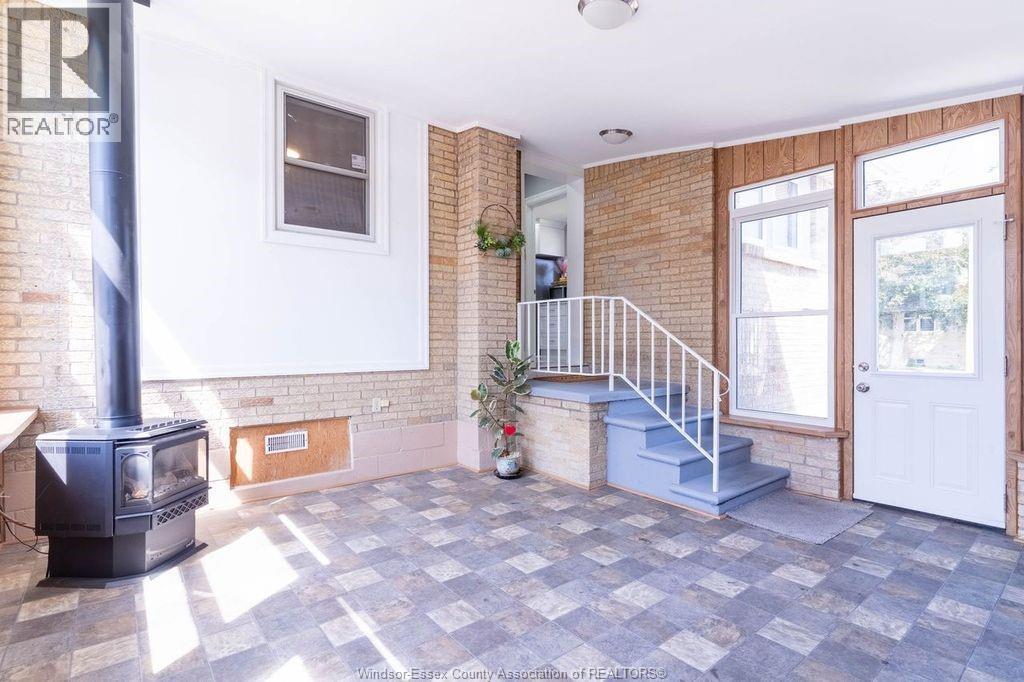 Photo 38 of 1006 Buckingham Road, Windsor ON