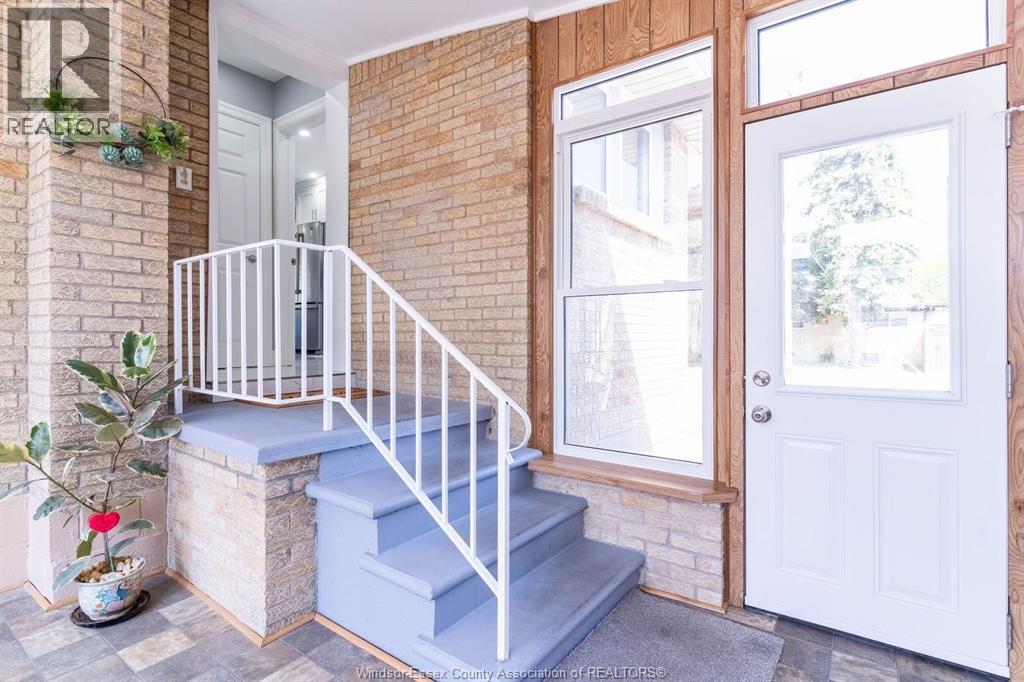 Photo 39 of 1006 Buckingham Road, Windsor ON