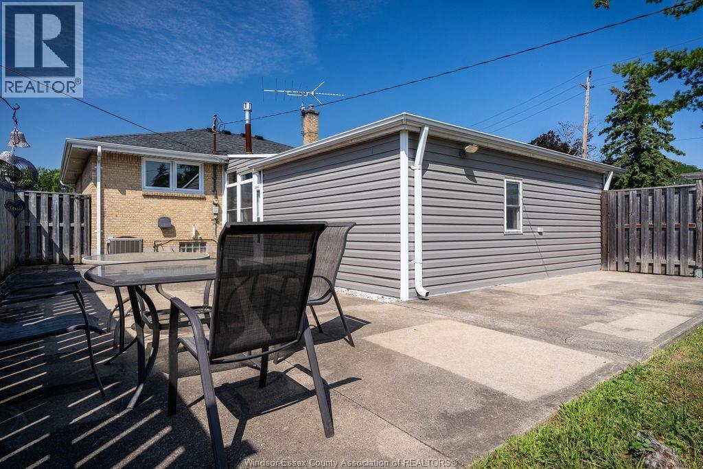 Photo 42 of 1006 Buckingham Road, Windsor ON