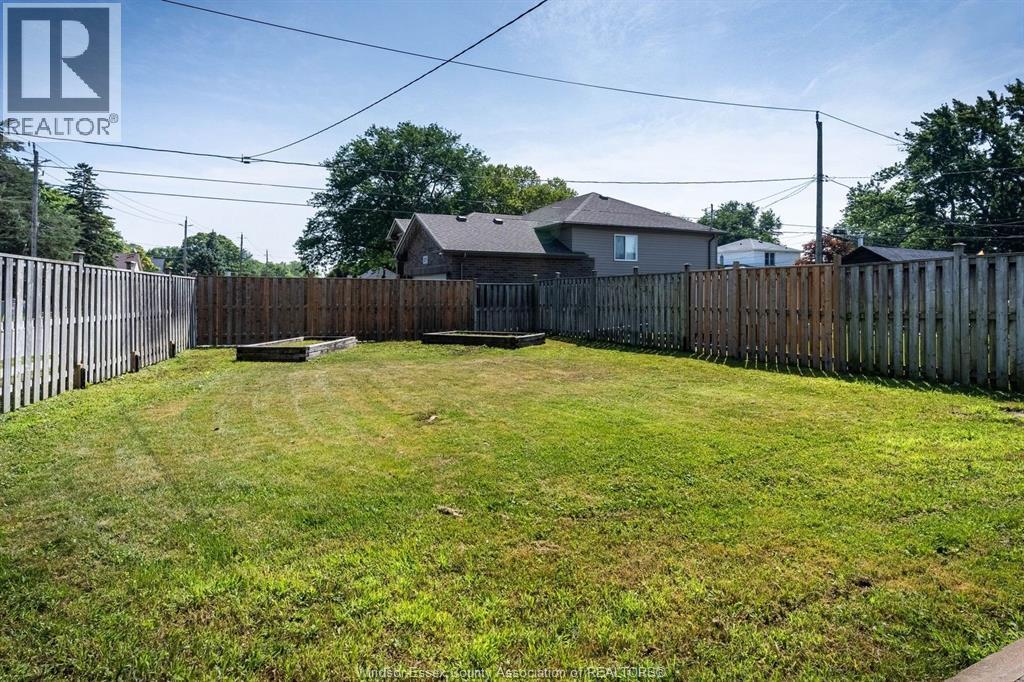 Photo 43 of 1006 Buckingham Road, Windsor ON