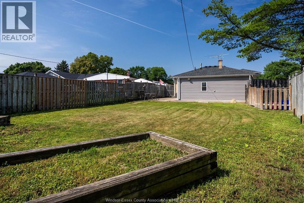Photo 45 of 1006 Buckingham Road, Windsor ON
