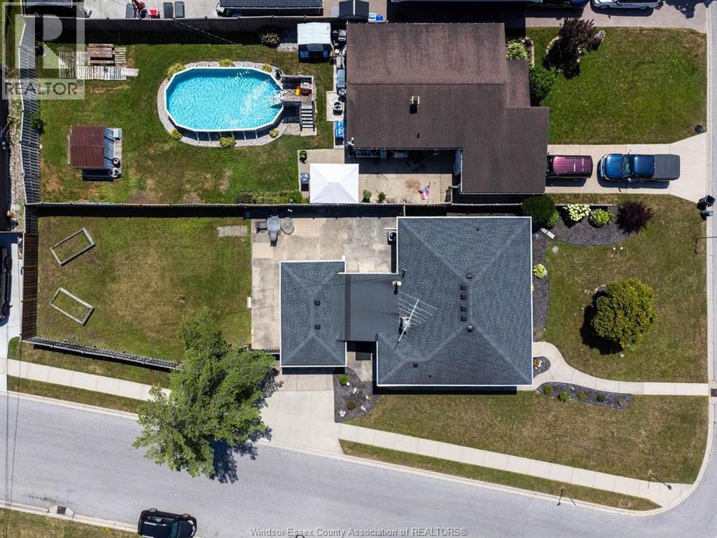 Photo 46 of 1006 Buckingham Road, Windsor ON