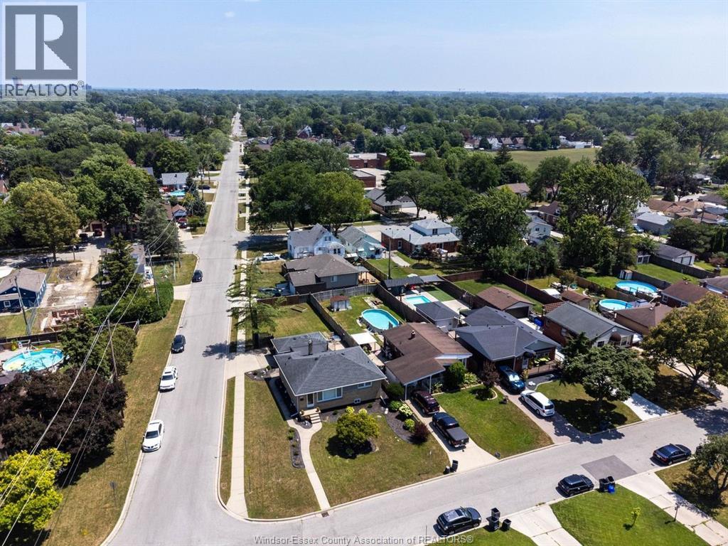 Photo 47 of 1006 Buckingham Road, Windsor ON