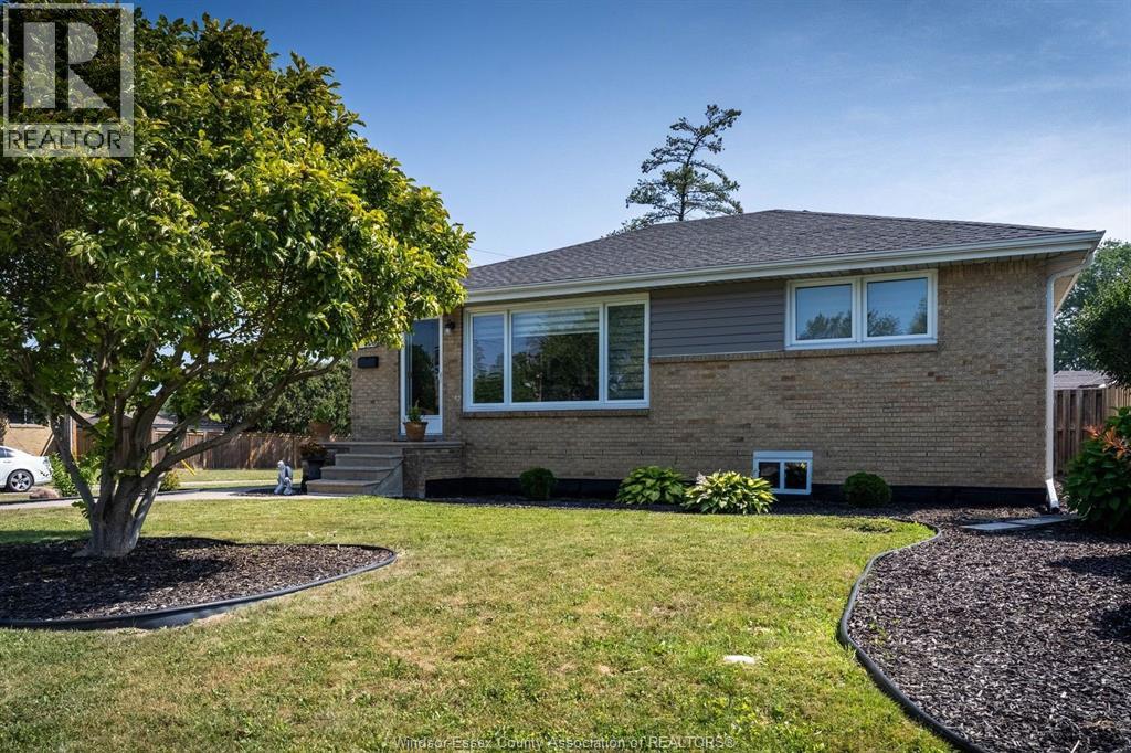Photo 5 of 1006 Buckingham Road, Windsor ON