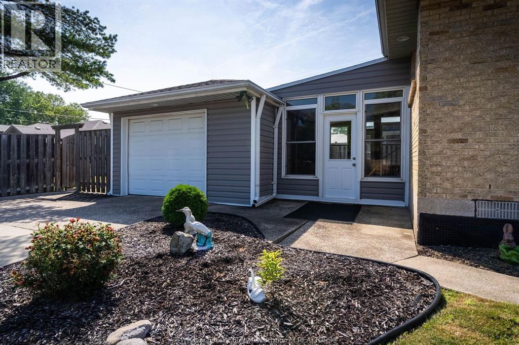 Photo 6 of 1006 Buckingham Road, Windsor ON