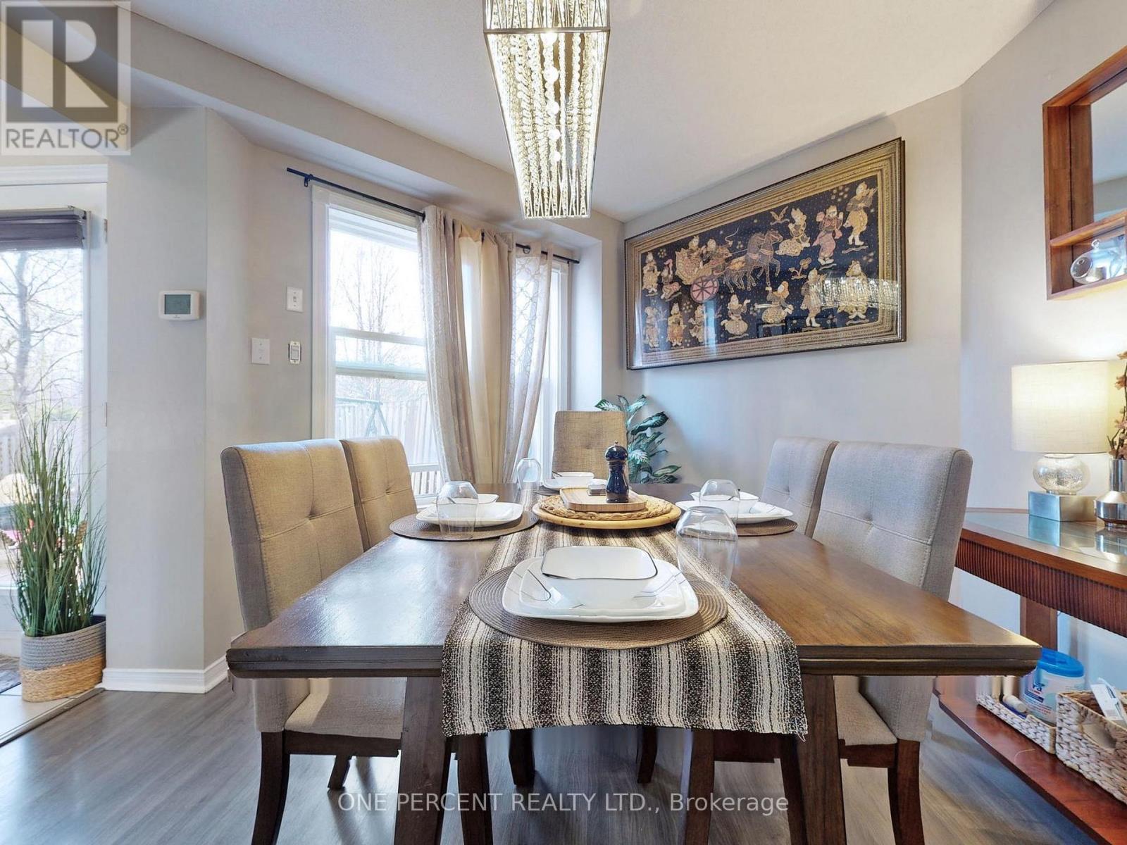 Photo 12 of 56 32 Brandy Lane Way, Newmarket ON