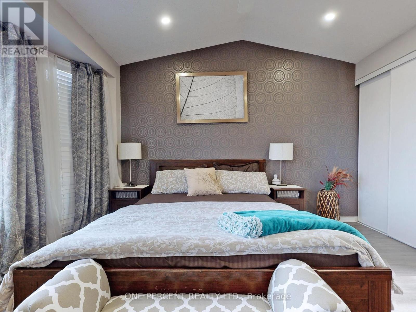 Photo 19 of 56 32 Brandy Lane Way, Newmarket ON
