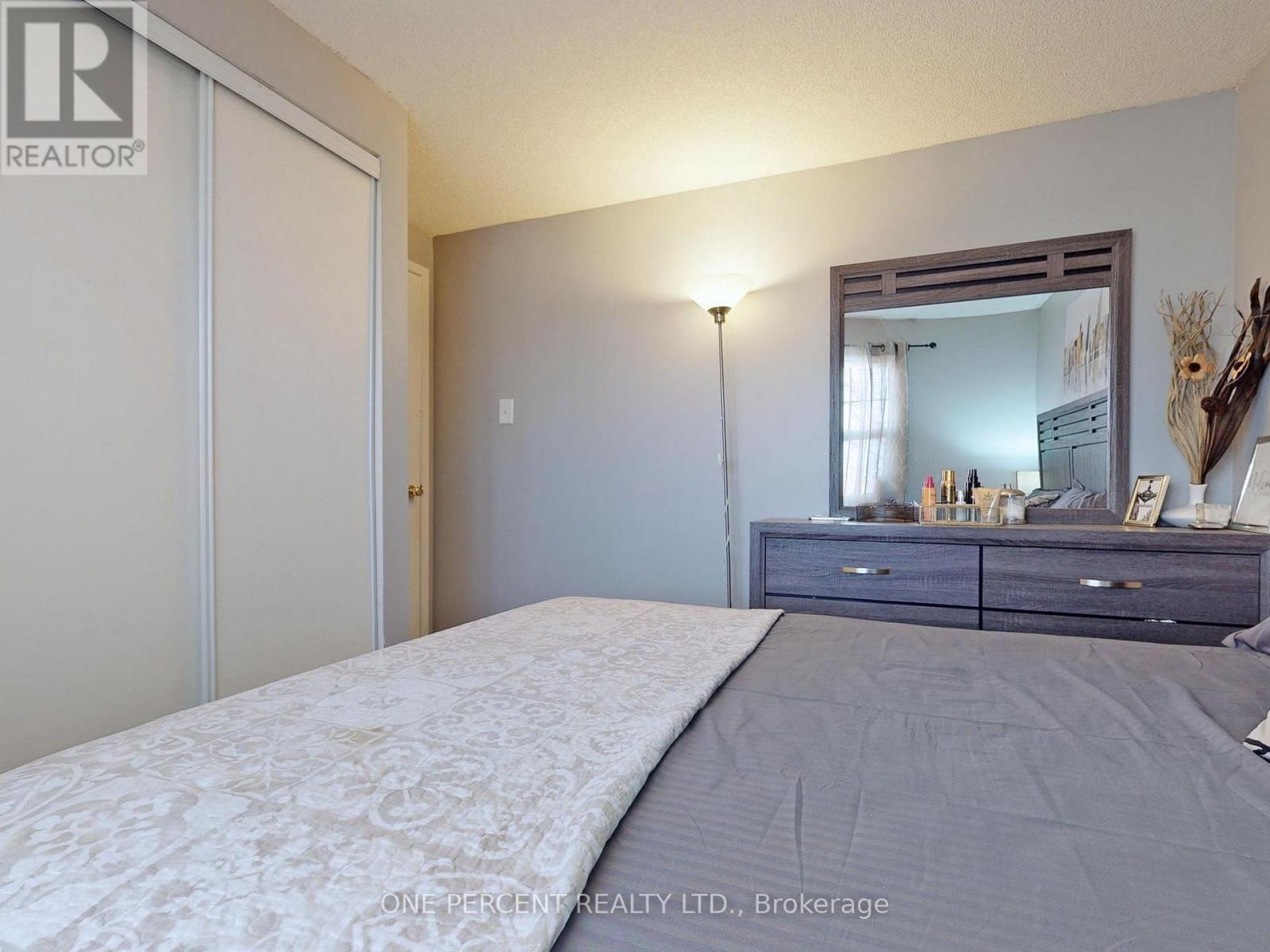 Photo 23 of 56 32 Brandy Lane Way, Newmarket ON