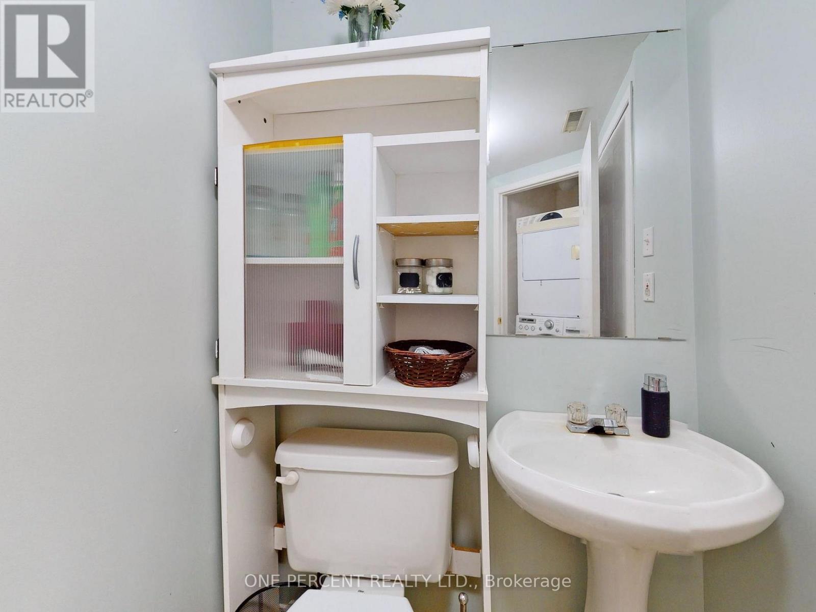 Photo 28 of 56 32 Brandy Lane Way, Newmarket ON
