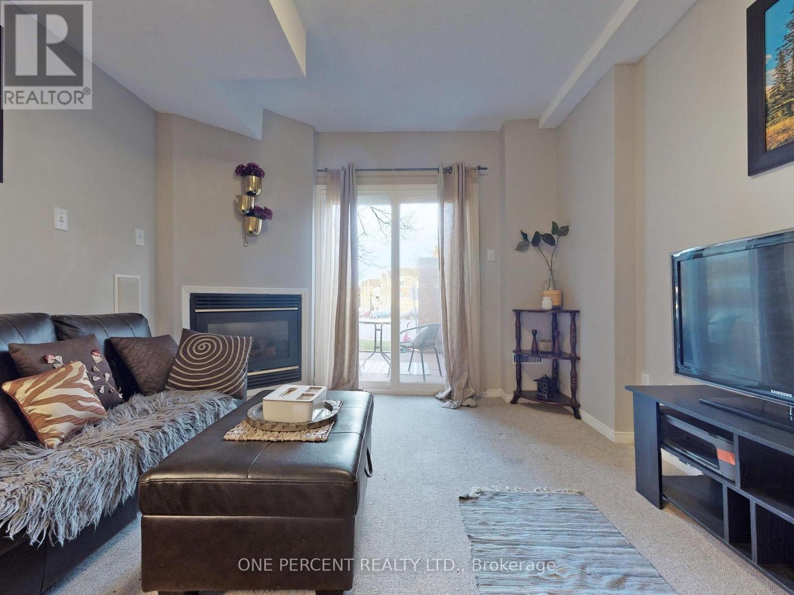 Photo 35 of 56 32 Brandy Lane Way, Newmarket ON