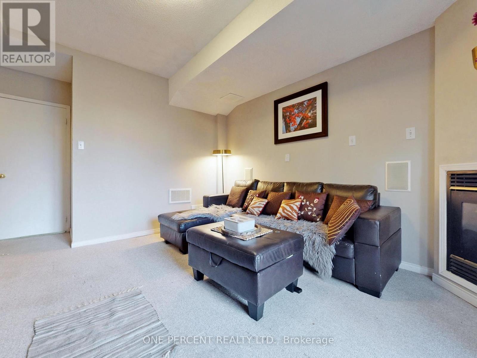 Photo 36 of 56 32 Brandy Lane Way, Newmarket ON