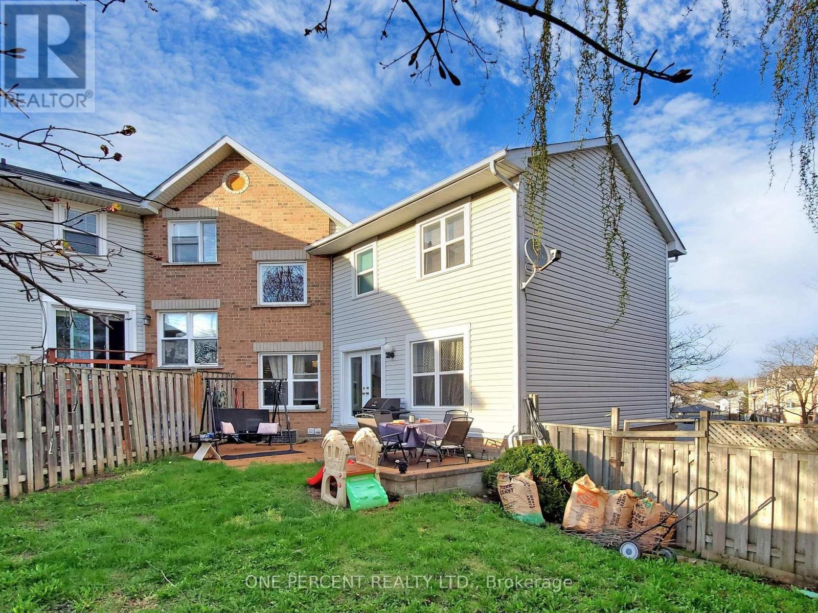 Photo 38 of 56 32 Brandy Lane Way, Newmarket ON