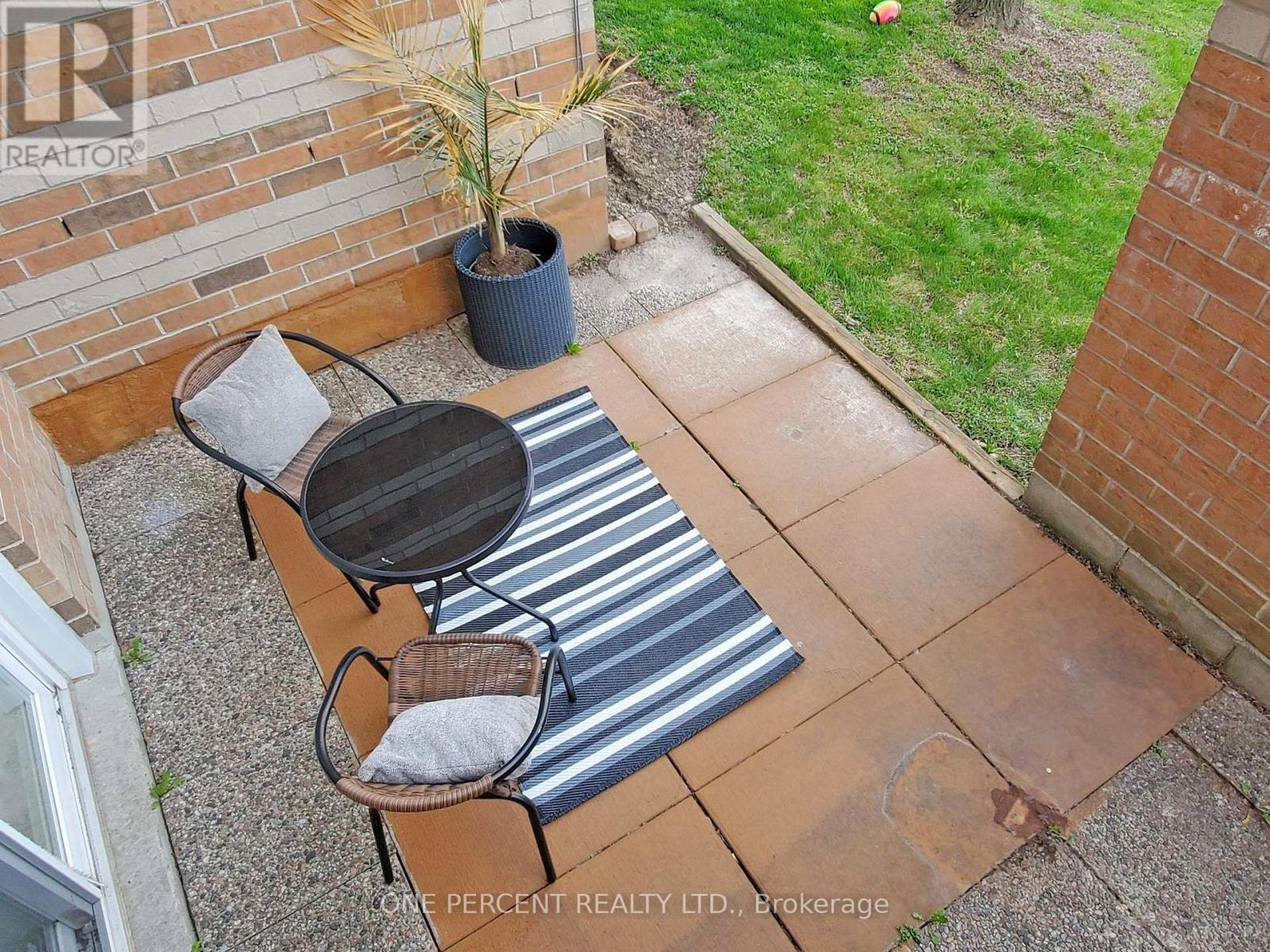 Photo 40 of 56 32 Brandy Lane Way, Newmarket ON