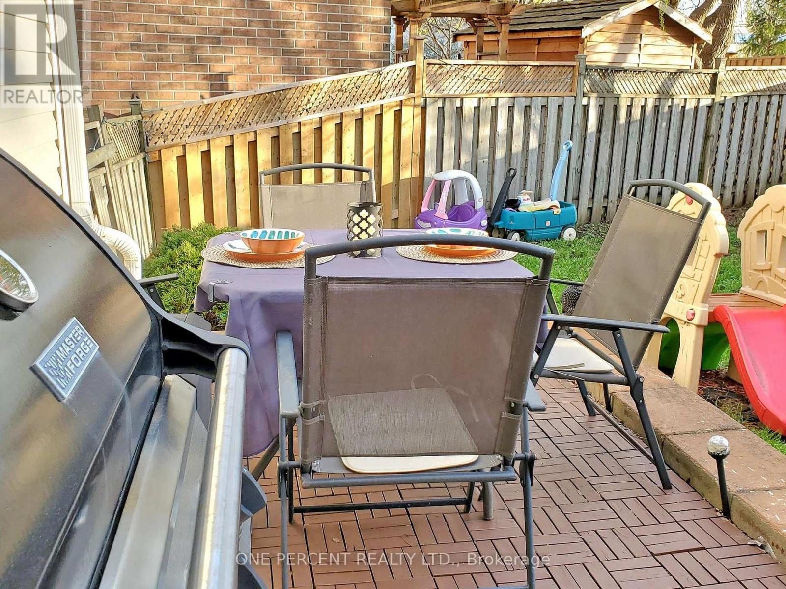 Photo 42 of 56 32 Brandy Lane Way, Newmarket ON