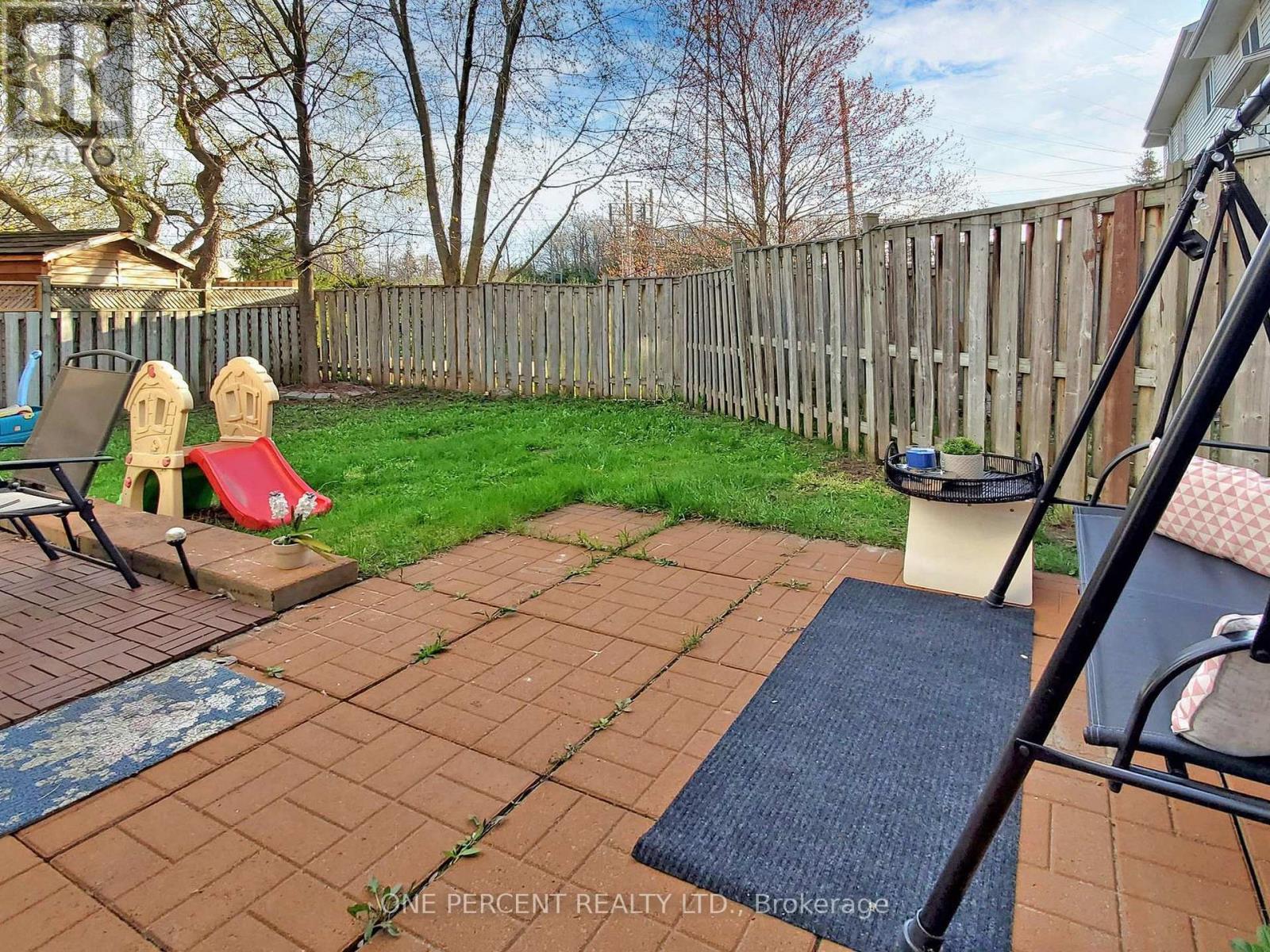 Photo 47 of 56 32 Brandy Lane Way, Newmarket ON