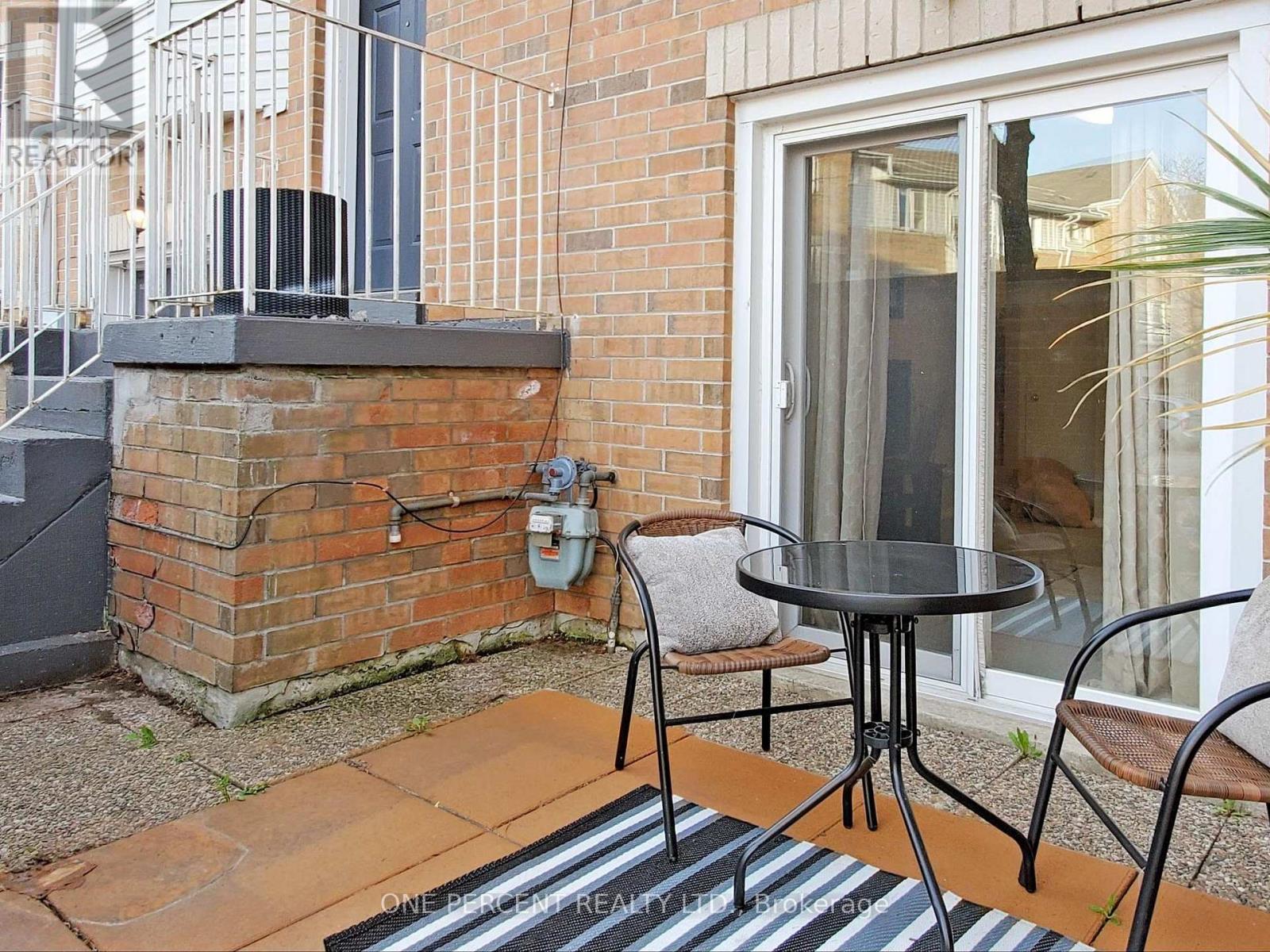 Photo 48 of 56 32 Brandy Lane Way, Newmarket ON
