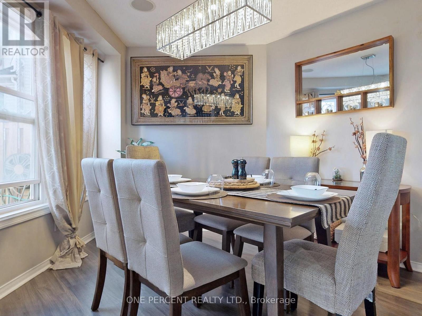 Photo 9 of 56 32 Brandy Lane Way, Newmarket ON