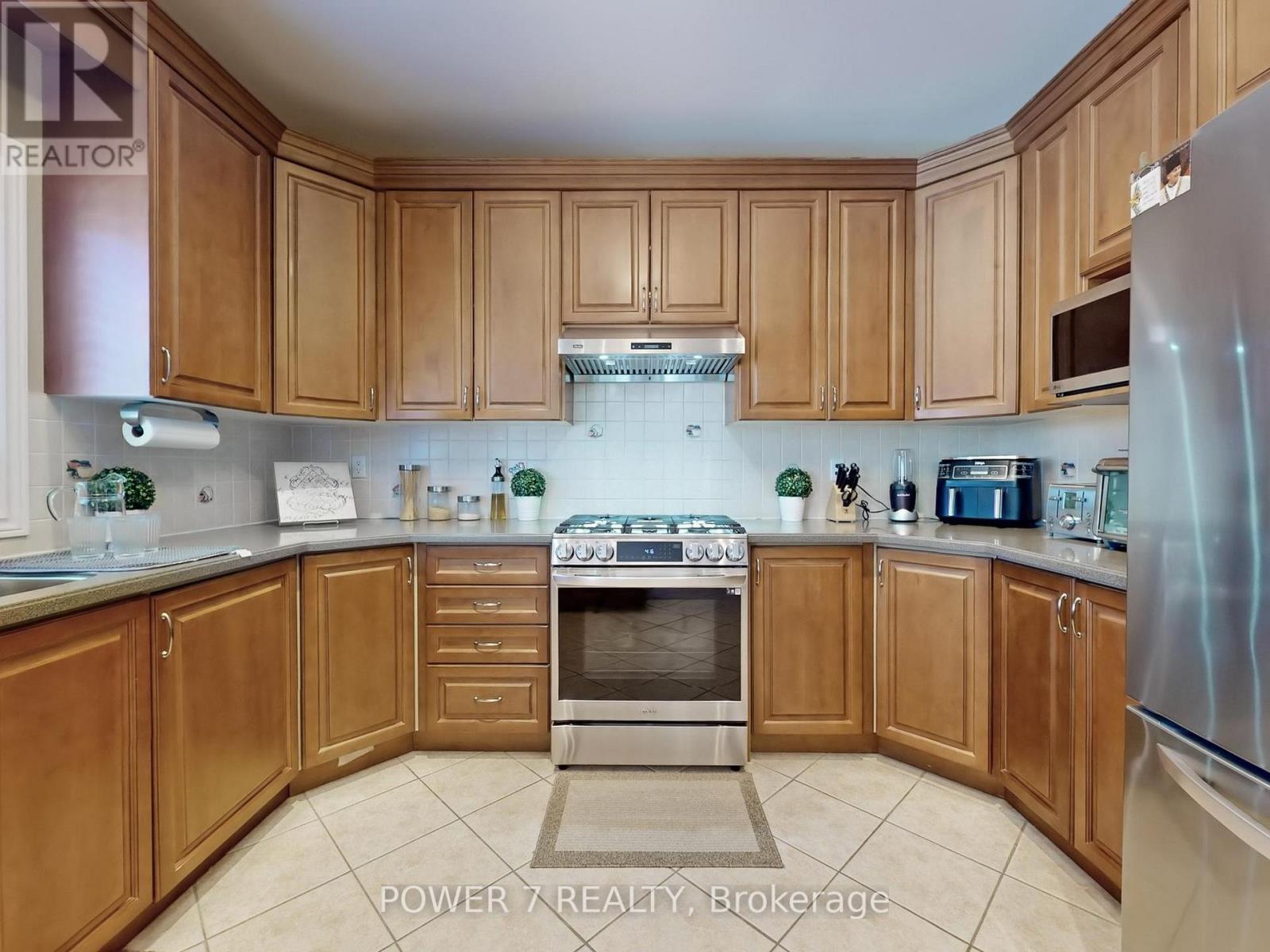 Photo 15 of 123 Macrill Road, Markham ON