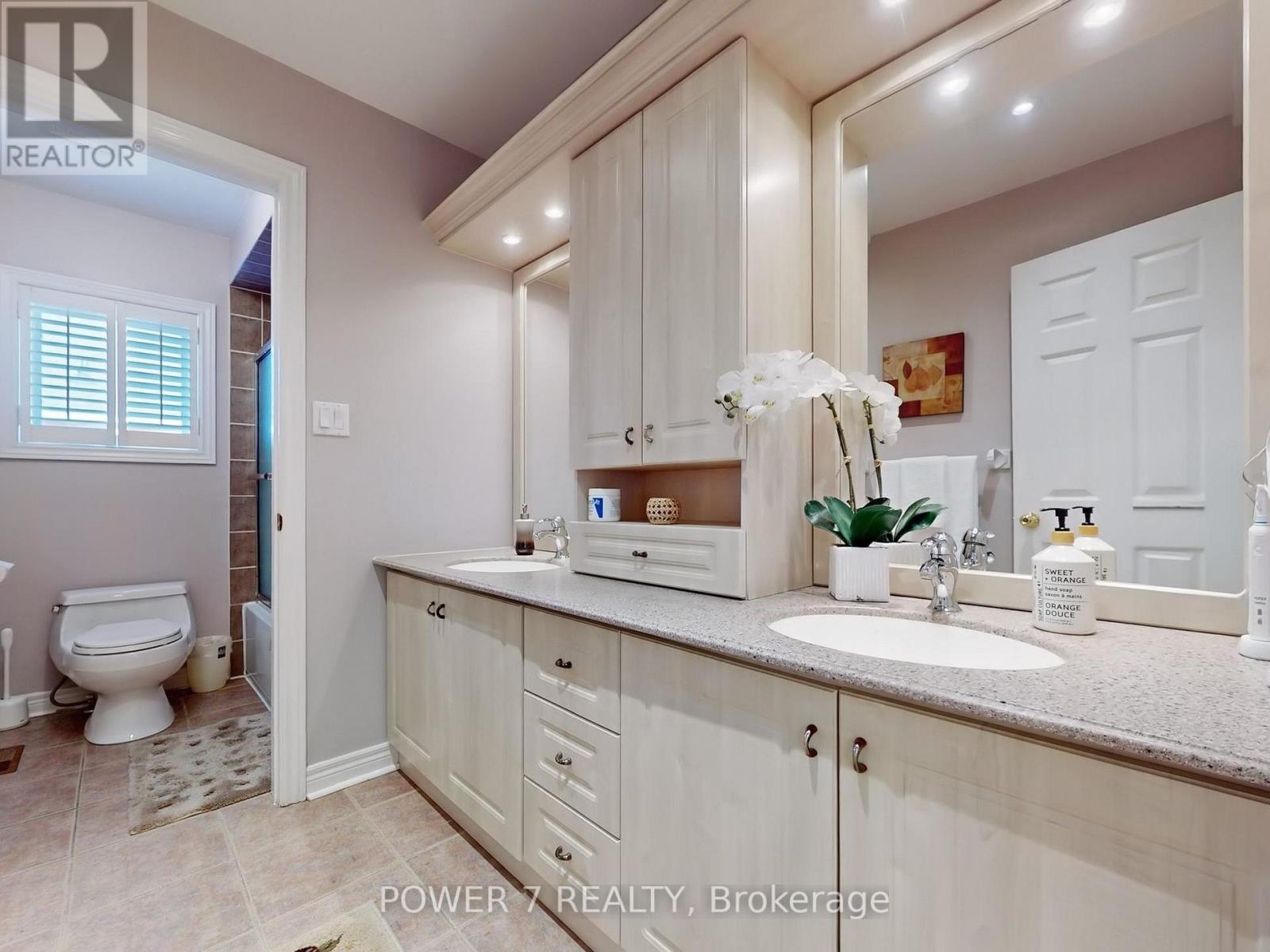 Photo 32 of 123 Macrill Road, Markham ON