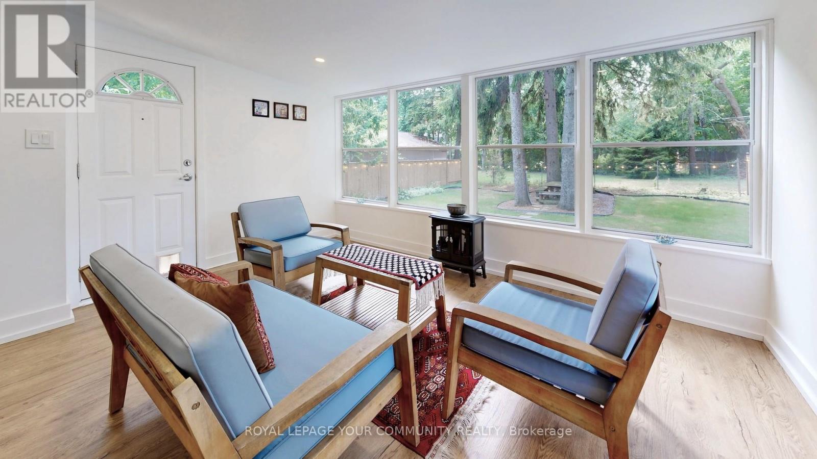 Photo 16 of 44 Reaman Street, Richmond Hill ON