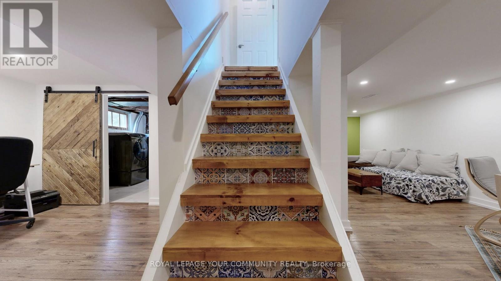 Photo 32 of 44 Reaman Street, Richmond Hill ON