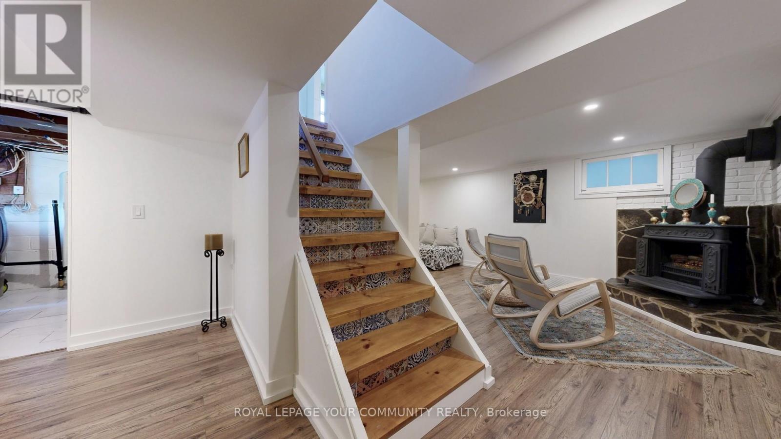 Photo 11 of 44 Reaman Street, Richmond Hill ON