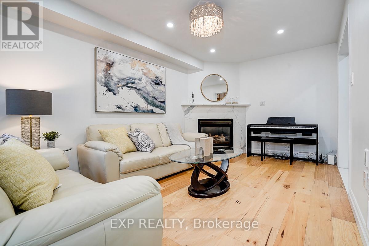 Photo 5 of 14 Prince Drive, Bradford West Gwillimbury ON