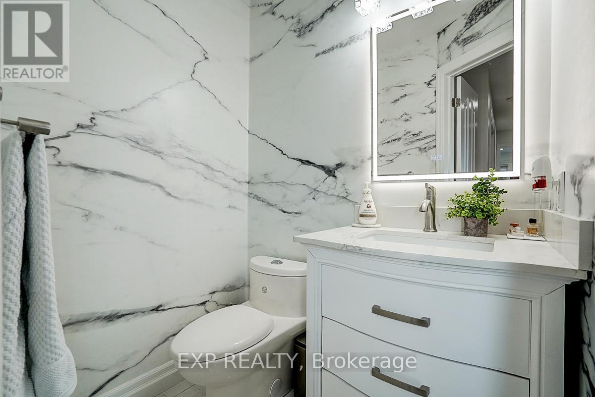 Photo 31 of 14 Prince Drive, Bradford West Gwillimbury ON