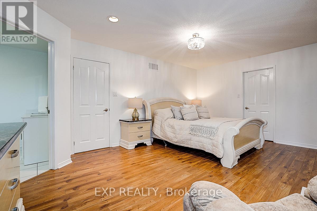 Photo 18 of 14 Prince Drive, Bradford West Gwillimbury ON