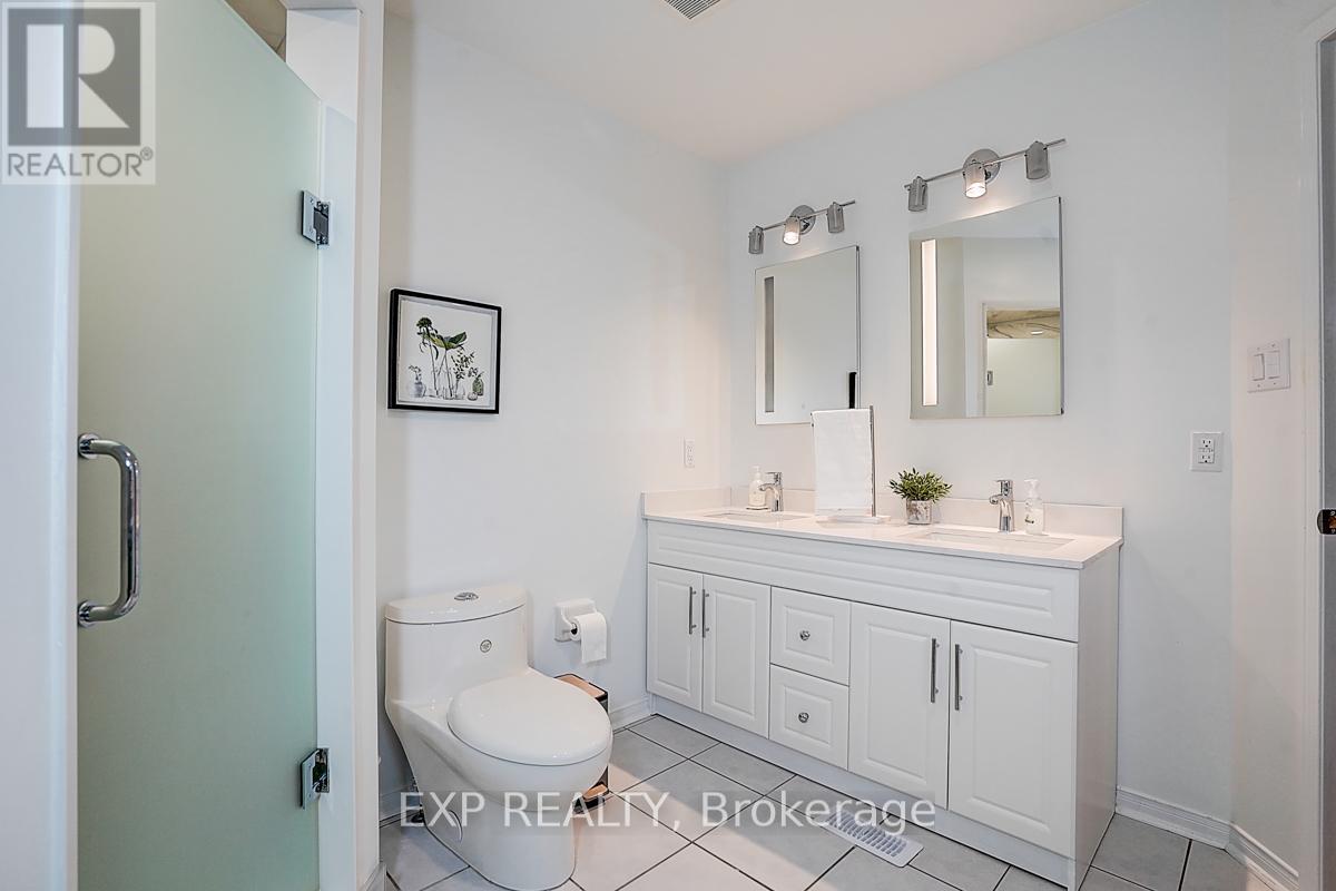 Photo 30 of 14 Prince Drive, Bradford West Gwillimbury ON