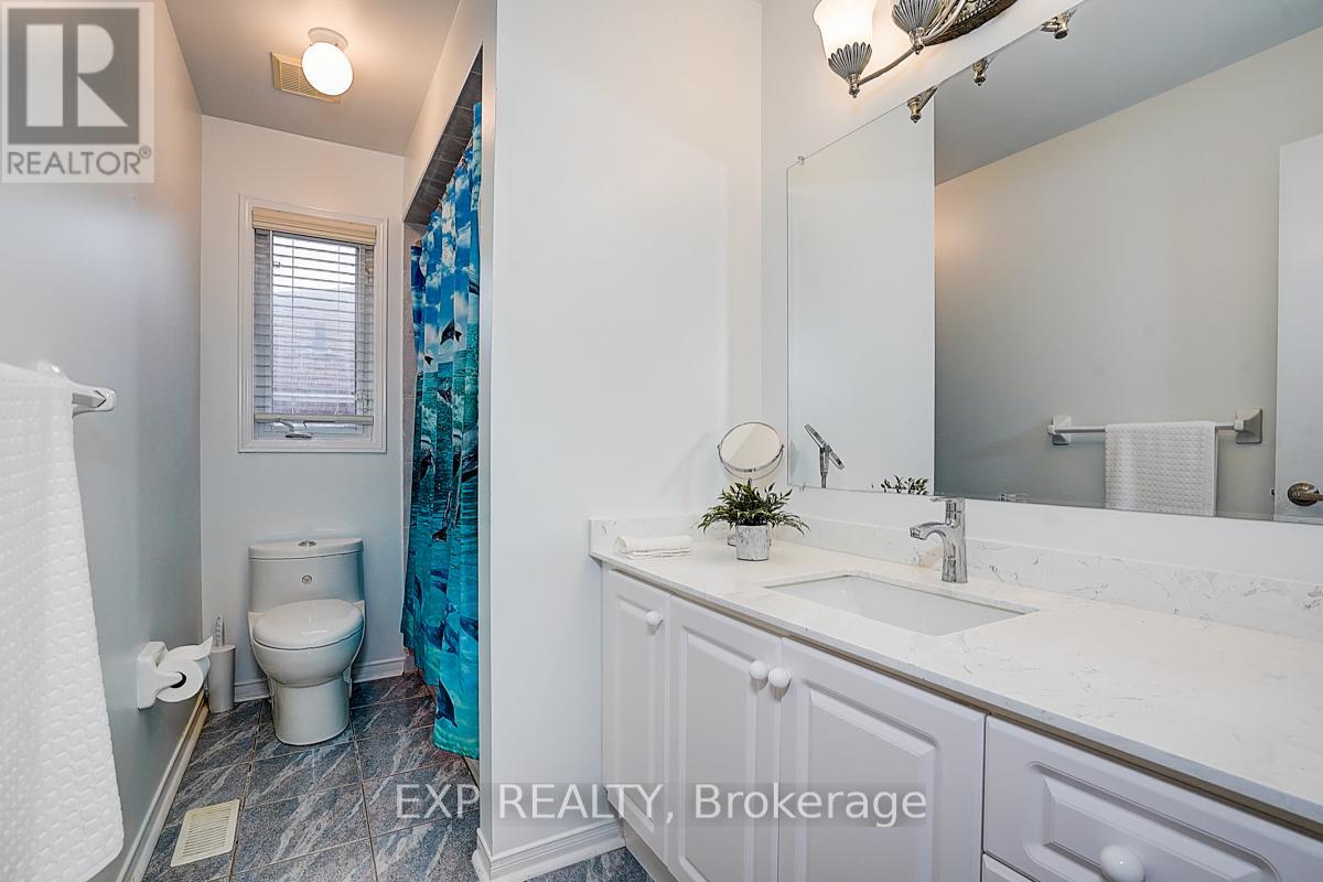 Photo 12 of 14 Prince Drive, Bradford West Gwillimbury ON