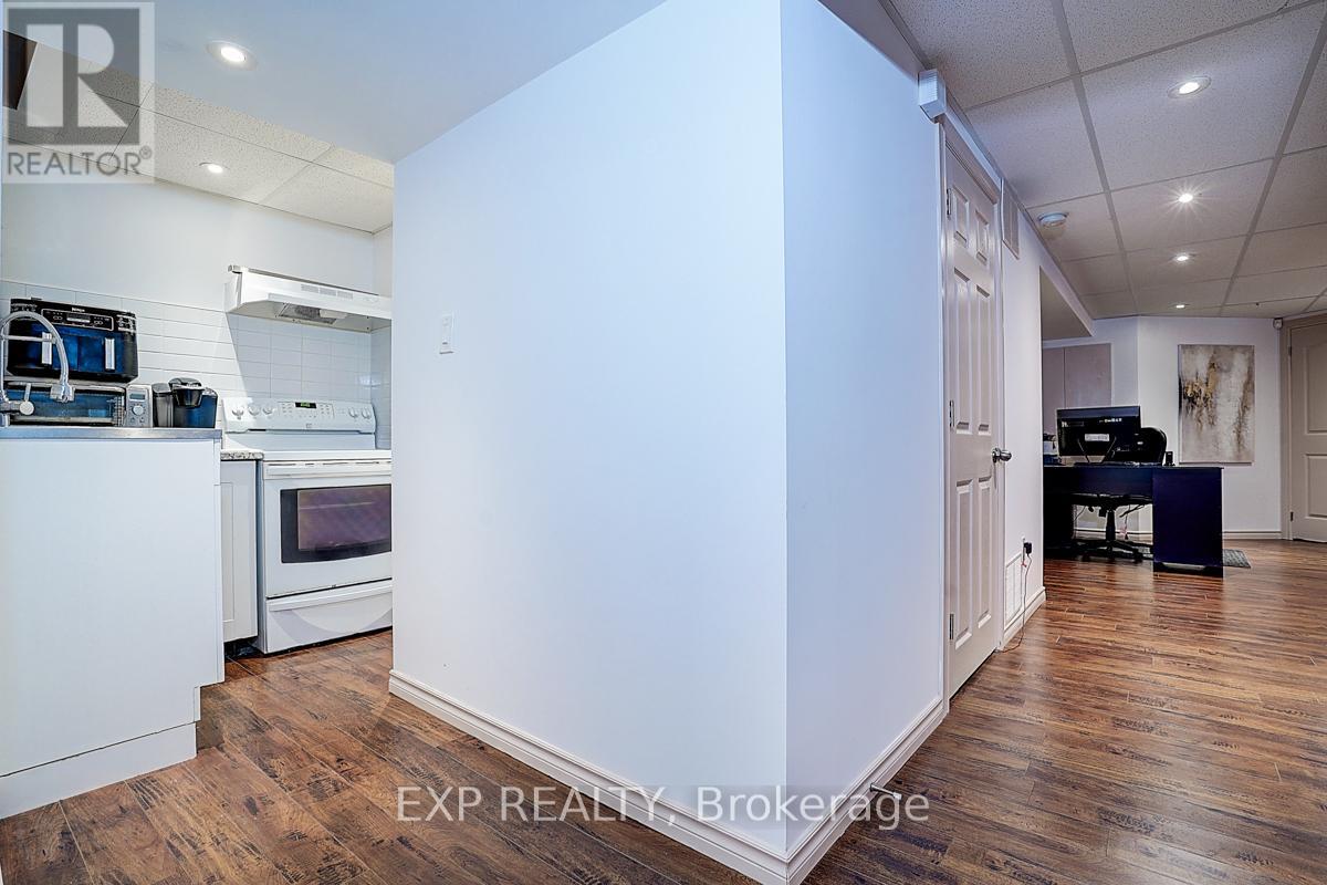 Photo 16 of 14 Prince Drive, Bradford West Gwillimbury ON