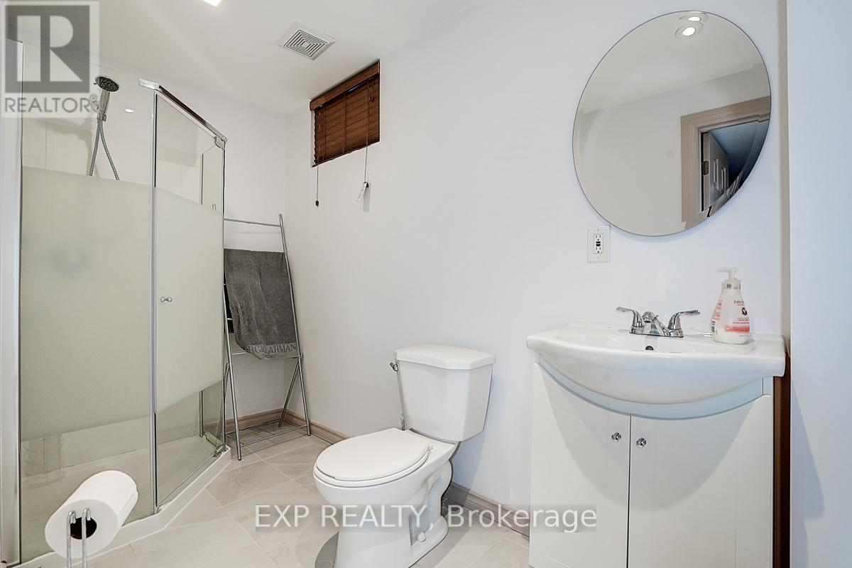 Photo 38 of 14 Prince Drive, Bradford West Gwillimbury ON