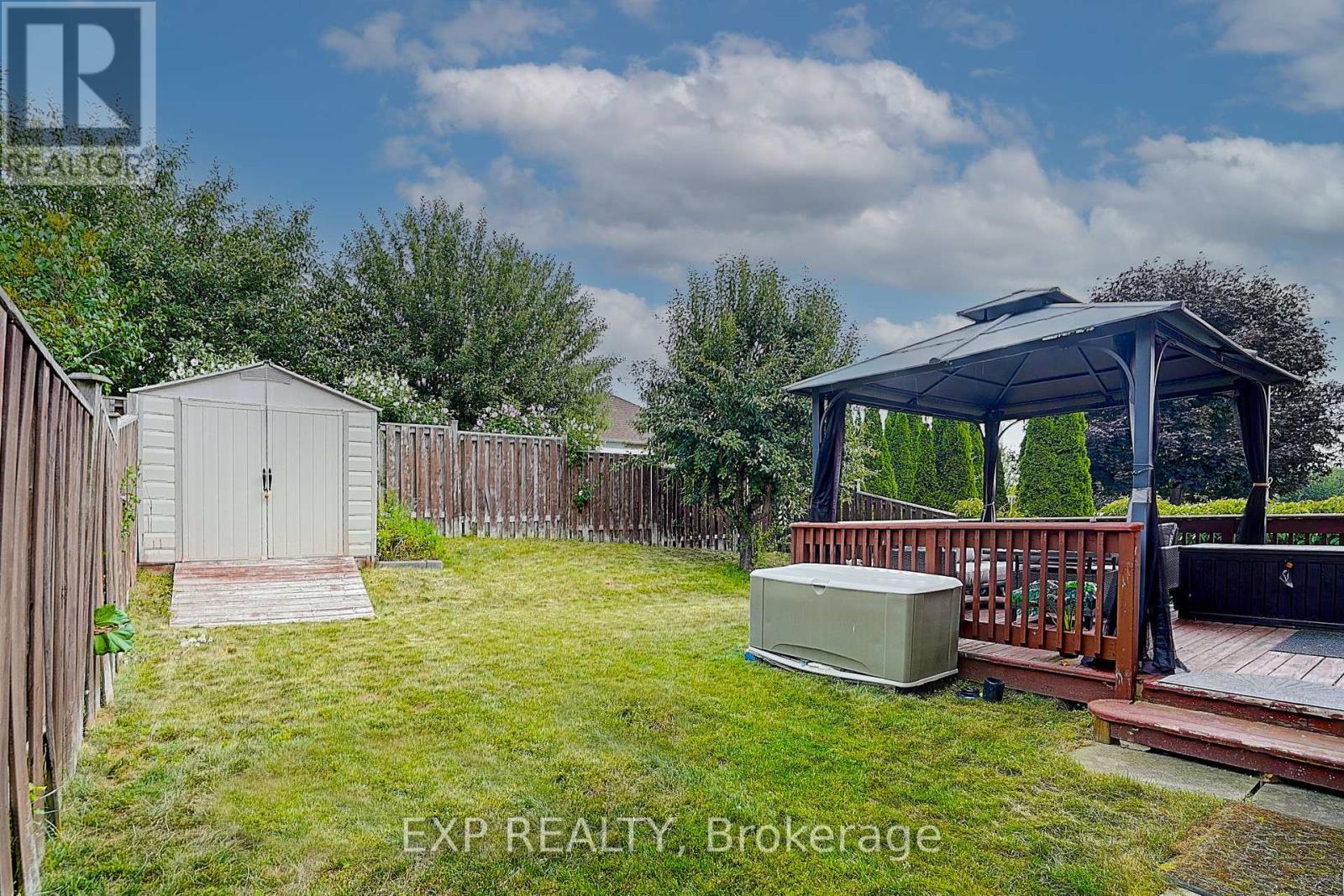 Photo 36 of 14 Prince Drive, Bradford West Gwillimbury ON