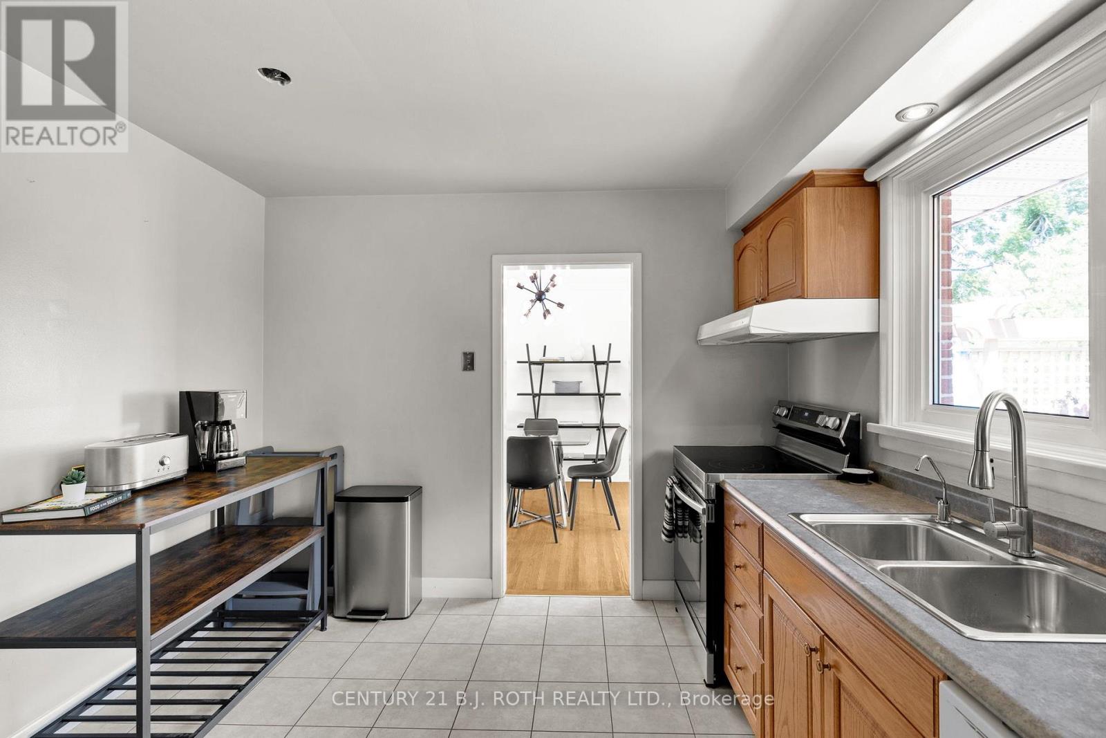 Photo 13 of 410 Codrington Street, Barrie ON