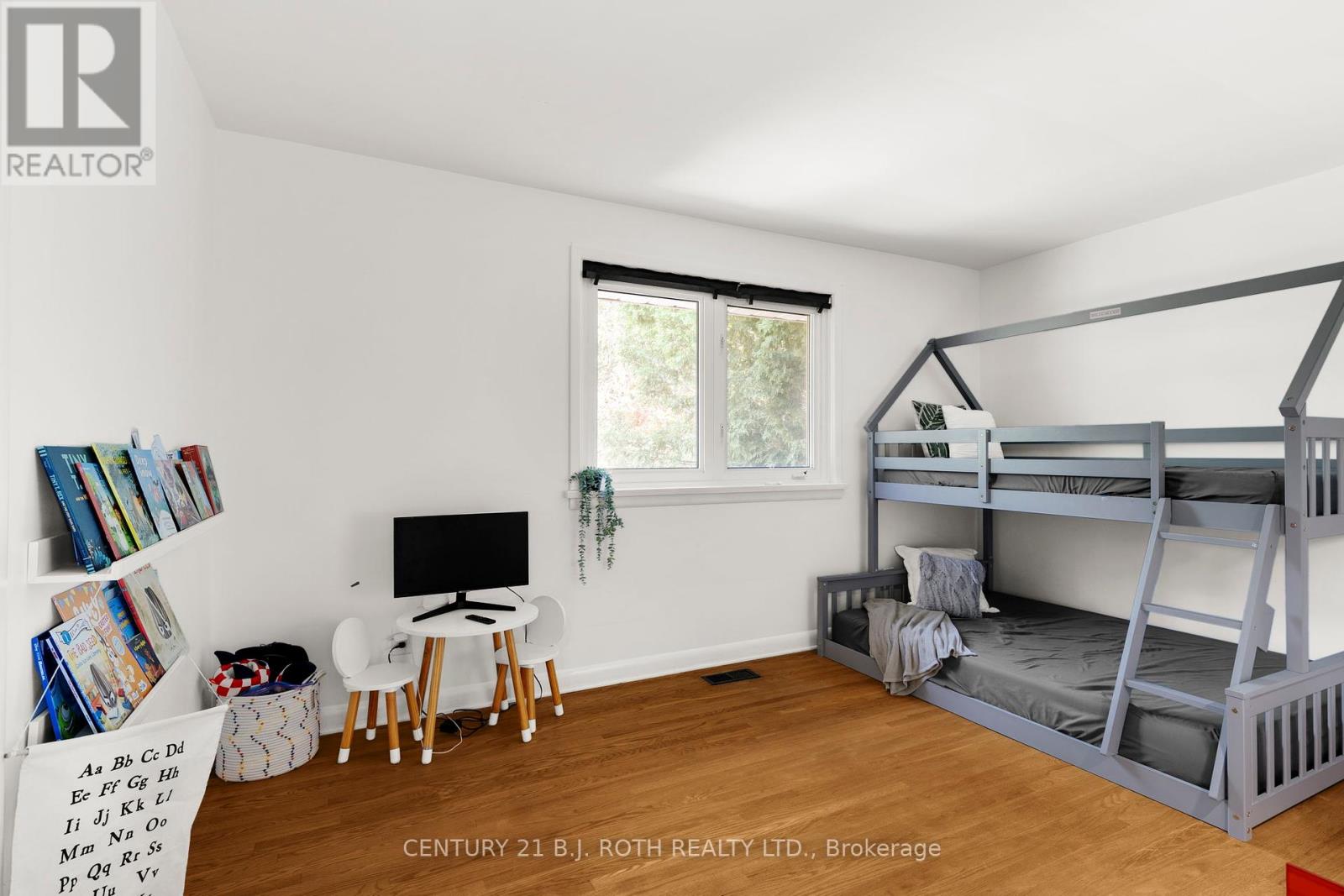 Photo 15 of 410 Codrington Street, Barrie ON