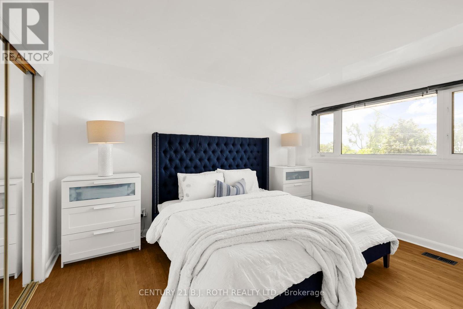Photo 16 of 410 Codrington Street, Barrie ON