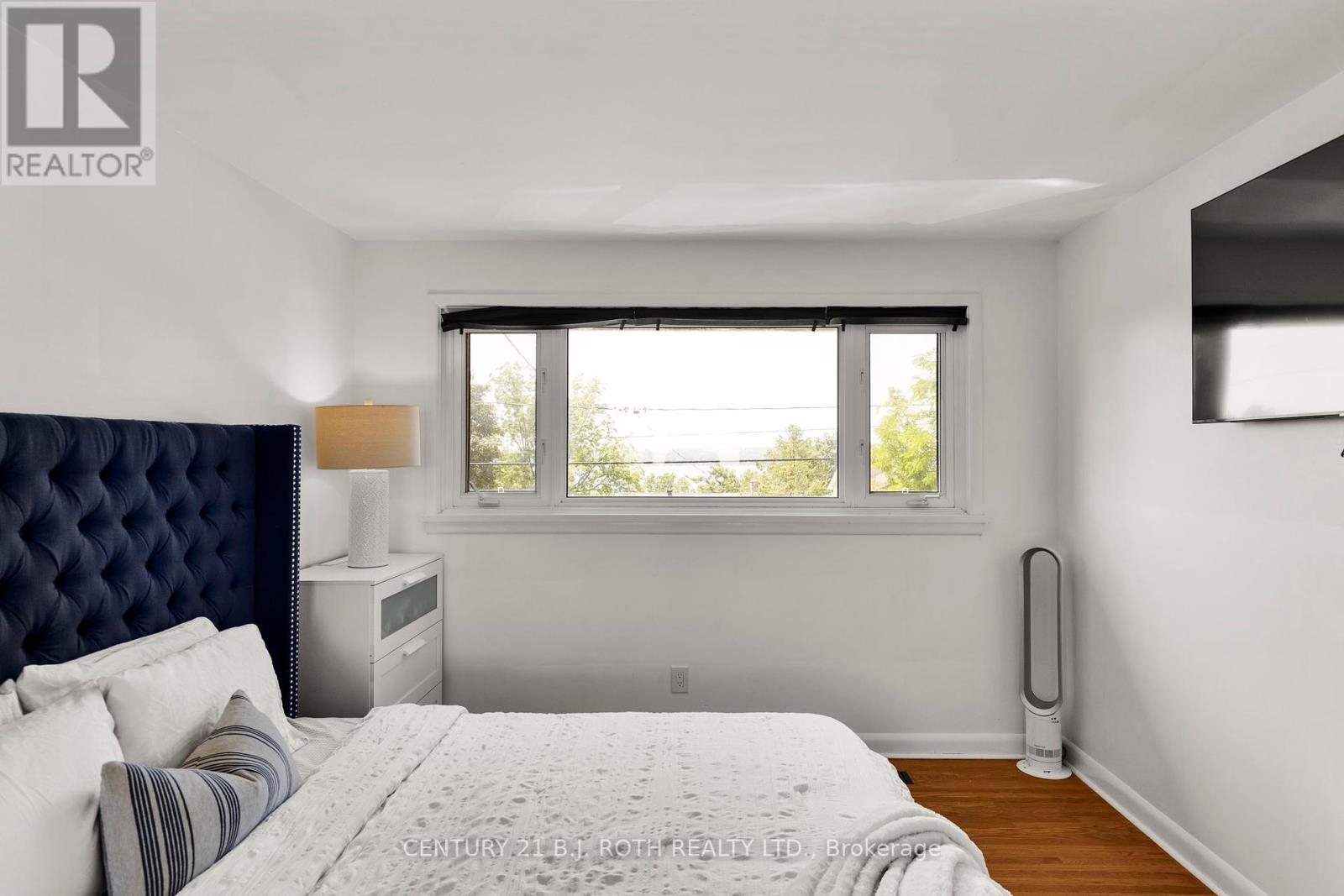 Photo 17 of 410 Codrington Street, Barrie ON