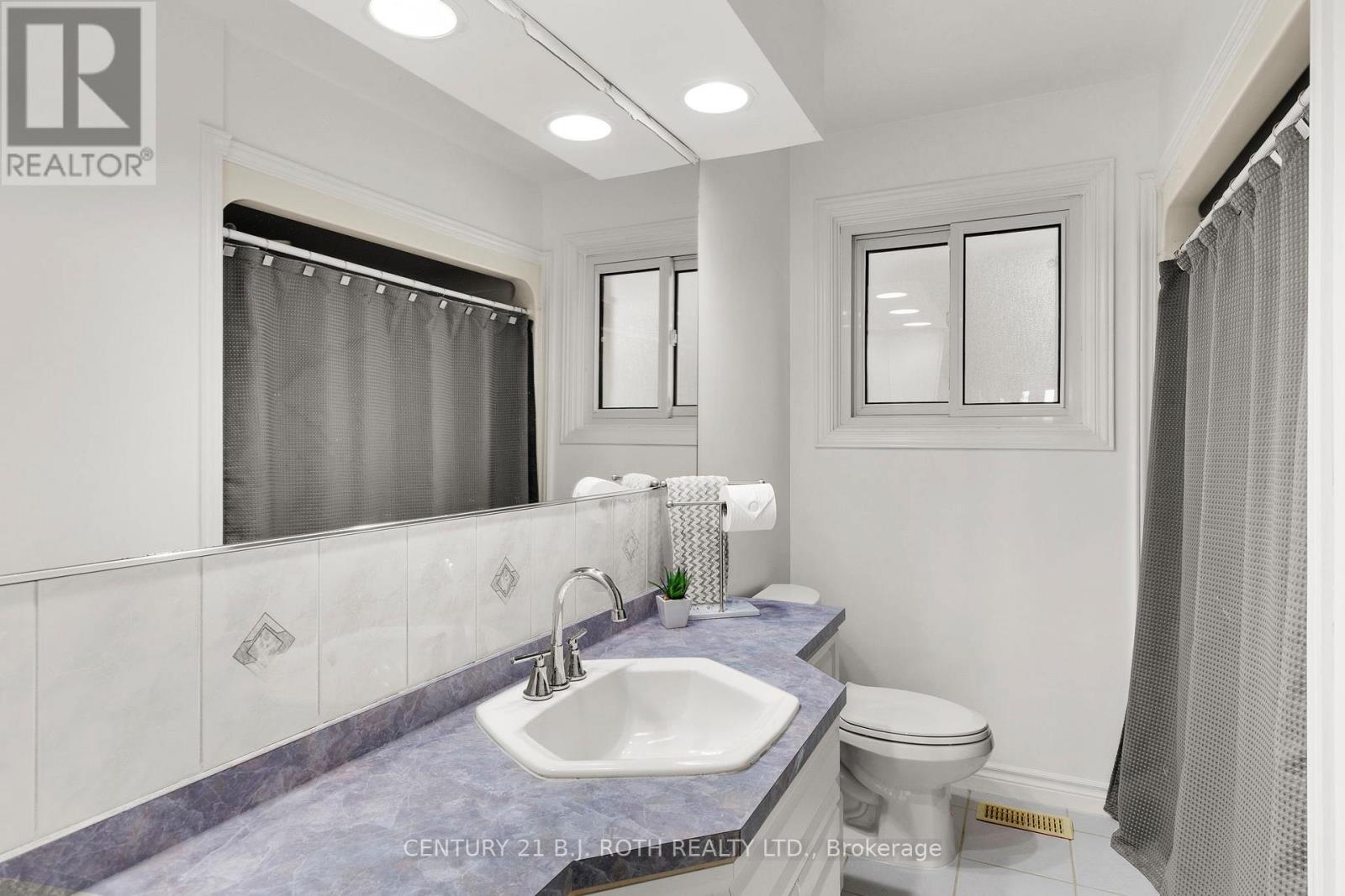 Photo 19 of 410 Codrington Street, Barrie ON