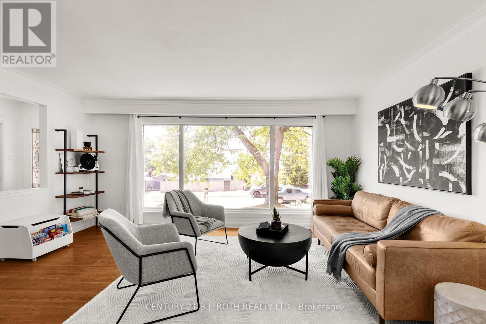 Photo 7 of 410 Codrington Street, Barrie ON