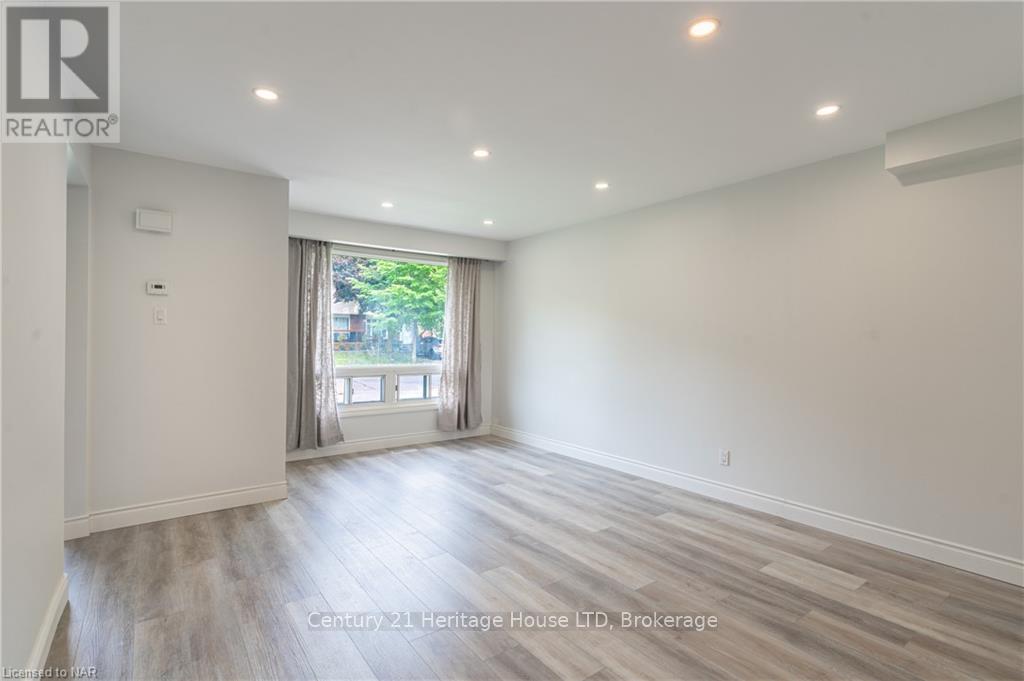Photo 23 of 78 Silvan Drive, Welland ON