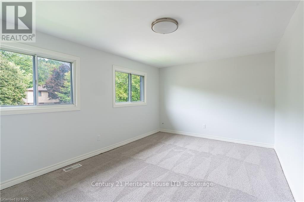 Photo 19 of 78 Silvan Drive, Welland ON