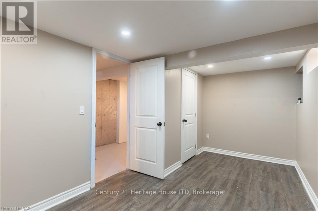 Photo 28 of 78 Silvan Drive, Welland ON