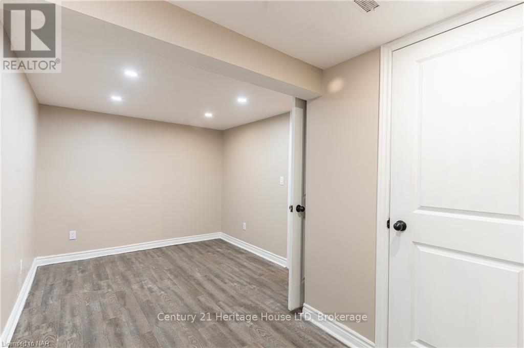 Photo 11 of 78 Silvan Drive, Welland ON