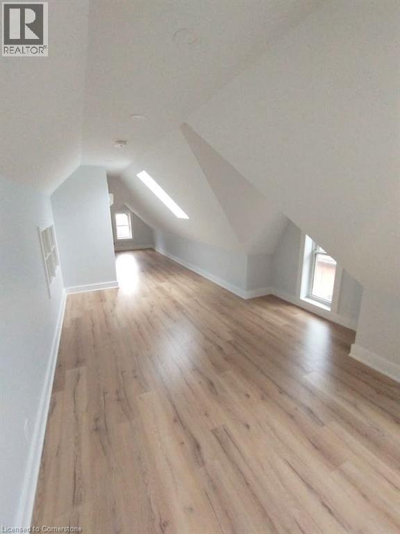 Photo 17 of 102 Grant Avenue, Hamilton ON