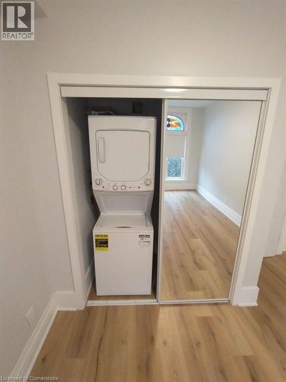 Photo 16 of 102 Grant Avenue, Hamilton ON