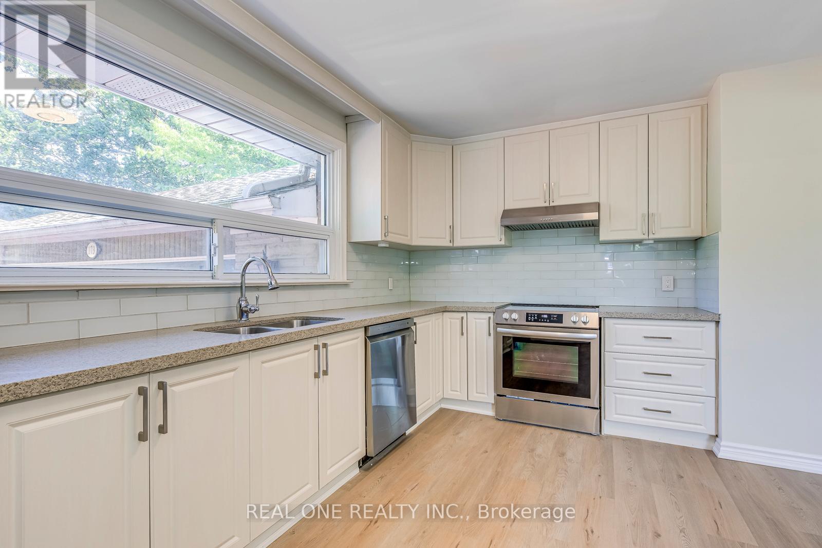 Photo 12 of Main 173 Hampton Heath Road, Burlington ON