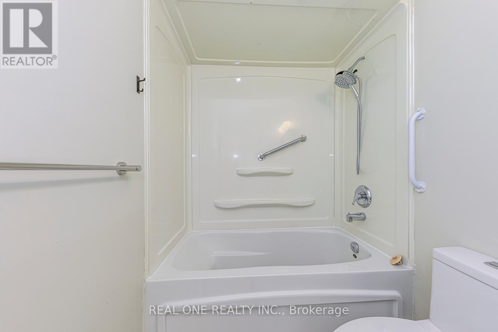 Photo 16 of Main 173 Hampton Heath Road, Burlington ON