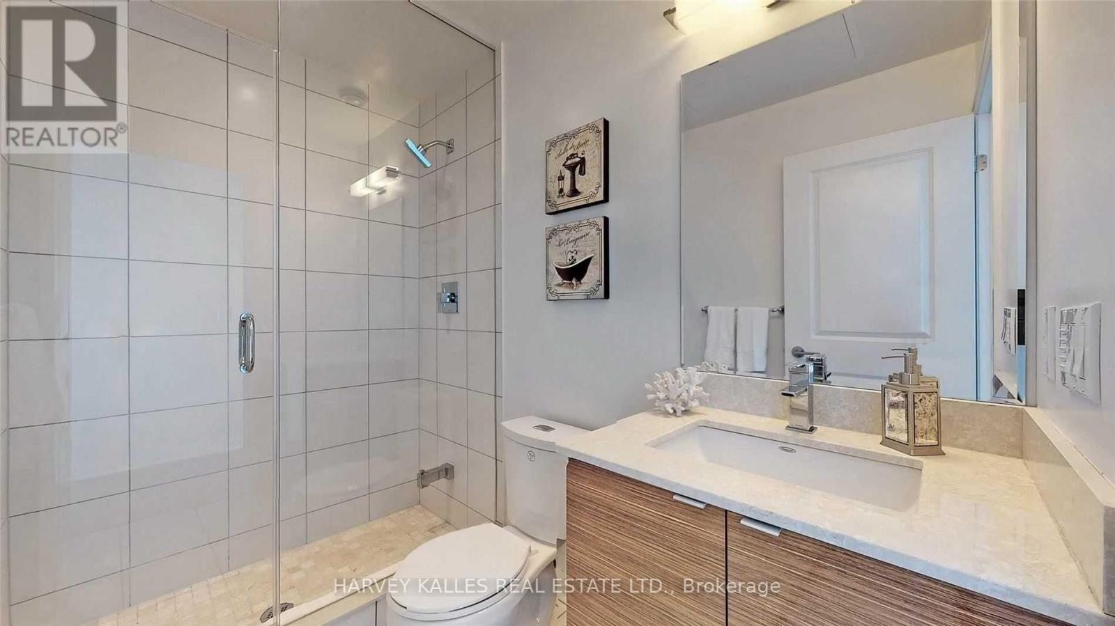 Photo 10 of 1403 59 Annie Craig Drive, Toronto ON