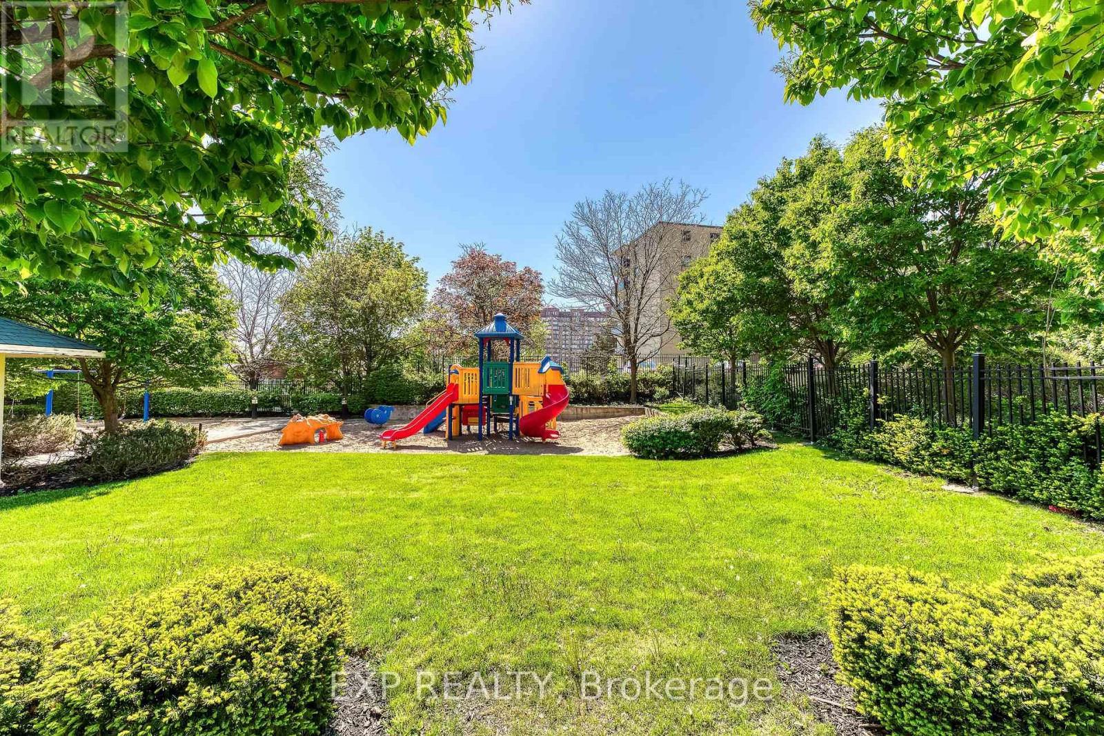 Photo 11 of 2303 3504 Hurontario Street, Mississauga ON
